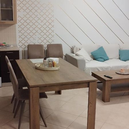 V2 Lux Apartment 亚历山德鲁波利斯 外观 照片